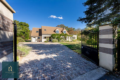 GRANDE MAISON EN BORDURE DE FORET