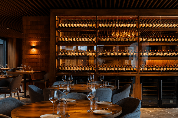 mobilier-sur-mesure-restaurant-bar-bois-naturel-woodraw.PNG