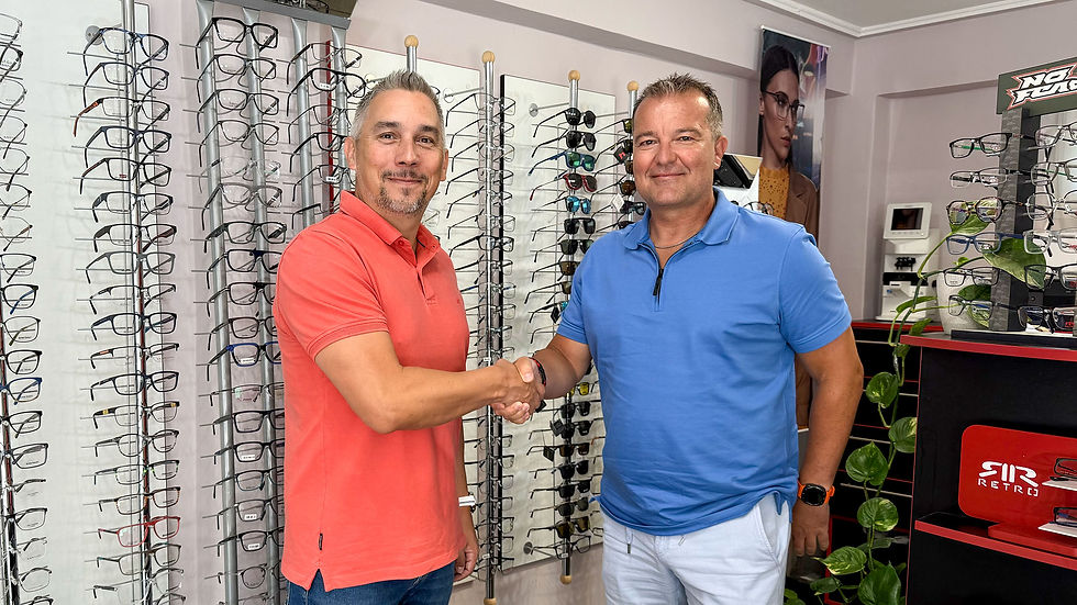 Friedszám Csaba (jobbra), Kovács Tamás