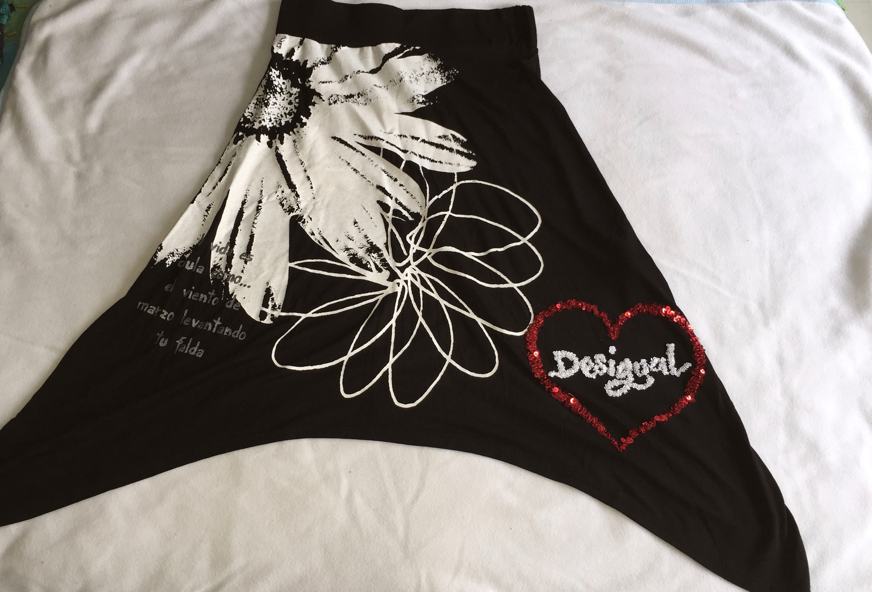 Falda de Flor de Desigual