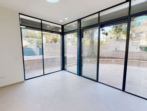 צבי גרץ 17 ירושלים-1280x960-Snapshot.jpg