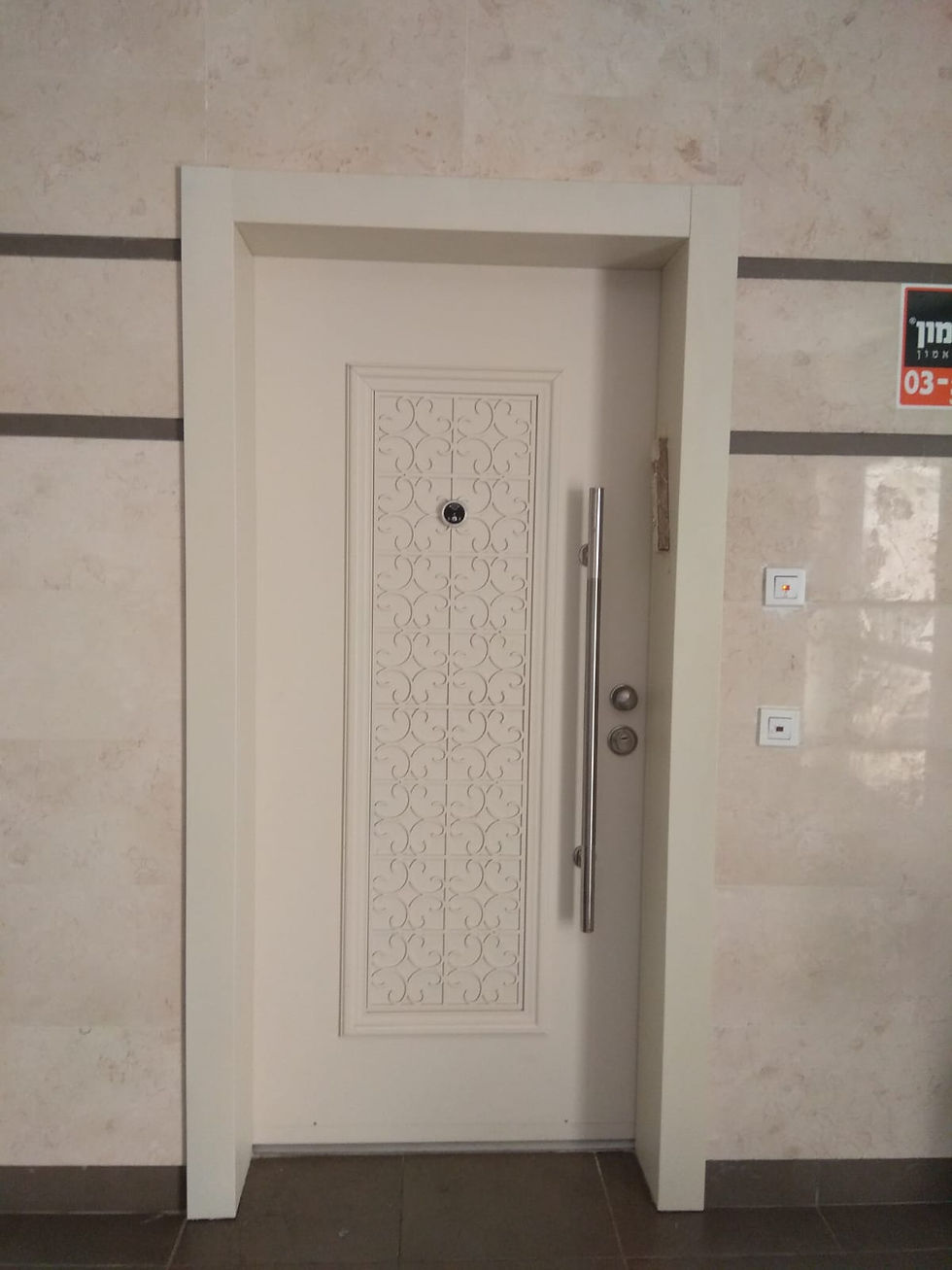 תמונה ממוזערת: דלת כניסה מעוצבת דירה