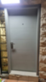 תמונה ממוזערת: דלת כניסה פסים