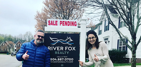 Richmond realtor Steve Davis smiling with a happy home seller when they went under contract