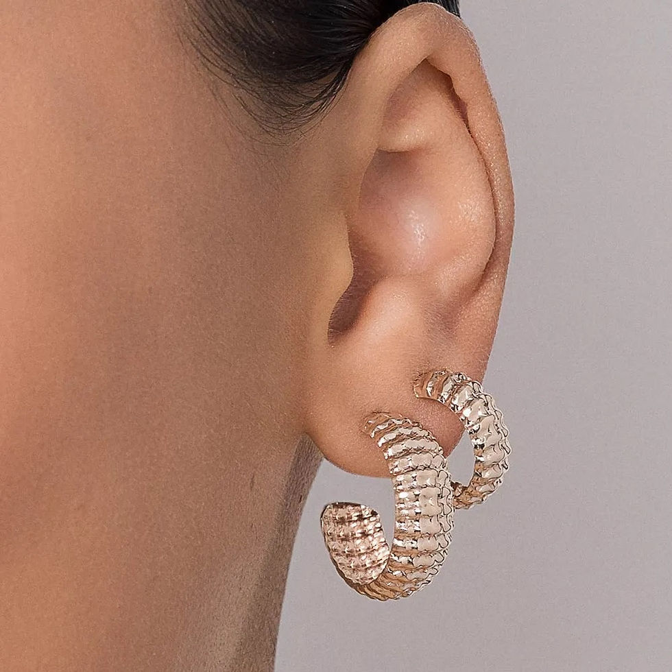 KIT BRINCO MEIA ARGOLA TEXTURIZADO BANHADO A OURO 18K - TAM.ÚNICO 527410