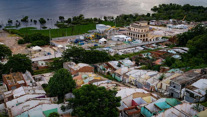 The present article deals with the civil responsibility of private companies as the face of the environmental damage they cause. To this end, the incident in Maceió, a city in Alagoas (Brazil), was chosen as a case study. Significant repercussions of rock salt extraction - the removal of sodium chloride used in manufacturing caustic soda and PVC plastic - were improperly caused by the multinational Braskem for decades. Such practice destabilized the underground caves in the neighbourhoods. Consequently,  the soil started to sink, leading to the seismic tremors that occurred on March 3rd, 2018. As a result, it prompted the appearance or worsening of cracks, fissures and craters in the affected region with soil instability. In general, this crime provoked the sinking of four neighbourhoods in the capital of Alagoas, where more than 50,000 people were affected. Excavations in Brazil are commonplace and carried out by large and renowned companies. This practice feeds the national and international market with the ore trade and the generation of many jobs. Lately, cases of social and environmental disasters have come to light, such as 'Mariana' and 'Brumadinho' - disasters caused by Dam Breaks - on account of the collective irresponsibility and negligence of the public authorities (state, municipal and federal governments) as well as the companies that exploit the natural resources. Specifically in Maceió, the capital of Alagoas, the second smallest state in the Brazilian Federation, the company Braskem extracted rock salt, having dug exploration wells under the city throughout its operations. This exploration has been generating a continuous disaster in recent years, which will be explained below. Factual Background In that respect, the Brazilian Geological Service (SGB/CRPM) - a public company linked to the Ministry of Mines and Energy - characterized the phenomenon in the field with inspections of residences and public roads for the correct mapping of the evidence of the episodes. All these efforts culminated in the elaboration of the terrain's map in stability features - subsequently updated in September 2018 - with evidence of soil deformations. In brief, the emphasis of this study is on the Pinheiro neighbourhood, because it was where the first news of the phenomenon emerged. However, in a short time, other places have shown the same symptoms, namely: Bebedouro, Mutange and, more recently, Bom Parto - all also belonging to the capital of Alagoas (report of SGB/CRPM, 2018). There is evidence proving that deformation in the mining caves had a significant participation in the origin of the phenomena that have been causing - and keeps causing - damage to the studied region. Based on geological and geomorphological aspects of the affected region, the Brazilian Geologist Vanildo Almeida Mendes explains from his technical point of view the following: The area is inserted within the context of the sedimentary basins of the Brazilian continental margin, more specifically in the Sergipe-Alagoas Basin basin (Alagoas sub-basin), which originated 150 million years ago, due to the separation of the current African and South American continents. African and South American continents and the consequent formation of the Atlantic Ocean. In general, the Sergipe-Alagoas Basin is subdivided into tectonic blocks or compartments, limited by large faults. The rift of the basin, on a regional scale, is located beneath large antithetic bascule block faults, compatible with evolutionary models that assume predominantly distensive movements during the rifting genesis. (Mendes, 2017). On 5th December 2018, based on the studies in progress and the mapping carried out, the Municipality of Maceió published through the municipal manager, Rui Palmeira, Decree No. 8658/2018, which declared an emergency in the neighbourhood of Pinheiro, one of the areas affected by subsidence and collapse. In sequence, on 28th December 2018, through the Ministry of Regional Development (MDR), the Federal Government recognized the neighbourhood's emergency with publication in the Official Gazette of the Union (DOU). For that reason, the Civil Defense initiated measures to protect the population affected by the phenomenon, such as on 8th January 2019, with the registration of residents of the neighbourhood of Pinheiro. Nevertheless, on 14 January 2019, it was published in the Official Gazette of the Union (DOU) the Ordinance of the Ministry of Mines and Energy (MME) no. 20/2019, which determined the SGB/CPRM (Brazilian Geological Service) and the National Mining Agency (ANM) that, within the scope of their competencies, prioritize and intensify their actions of diagnosis and monitoring of geological instability the neighbourhood of Pinheiro, in the municipality of Maceió/AL, under monitoring and coordination of the Secretariat of Geology, Mining, and Mineral Transformation - SGM (Ordinance of MME, 2019). Thus, by the results obtained from soil reports by SGB/CRPM outlined above, it was found that other neighbourhoods of the capital of Alagoas were affected. On 26th March 2019, it was published in the Official Gazette of the Municipality of Maceió the Decree No. 8,699/2019, which declared a State of Public Calamity in the aforementioned neighbourhoods. By May 28th, 2019 it was duly recognized by the Federal Government, through Ordinance No. 1,311. On April 1st 2019, the State Public Ministry of Alagoas (MP/AL) together with the Public Defender's Office of Alagoas (DPE/AL) filled a request for Precautionary antecedent character of a Public Civil Action (ACP): it required an injunction against the company Braskem for environmental damages allegedly caused by the defendant company in which, among other requests, enquired "[...] the unavailability of Braskem's financial assets and property, in the initial amount of R$ 6,709,440,000.00 (amounting to US$ 12,030,180.00)" (ACP, 2019). Currently, a relevant portion of the residents of these neighbourhoods is receiving social rent. However, the uncertainty of relocation or the payment of a compensation amount not yet defined has generated a legal battle in which appropriate amounts are blocked and unblocked at the whim of the judiciary and their conflicting arguments. Liability in the Brazilian Law Generally speaking, it is impossible to carry out any mining activity without impacting nature. The function of the laws is precisely to minimize these impacts, balancing how profitable the activity can be in the country and the amount of life in the biosphere that can be affected without direct impacts on the population. The director of the Institute of Geosciences at USP (IGc), Caetano Juliani, says: For a long time, the laws on the way of mining, the use of resources and the disposal of by-products were very weak or non-existent, but nowadays, a series of researches are required to evaluate if the area will be as profitable as possible with the least impact". He adds that there is currently greater pressure to care for the environment at the same time as, in general, minerals of interest are becoming scarcer and in greater demand. (Juliani, 1995). So, even though in theory there is an effort to contain environmental damage, it is not possible that they will end while society depends on mining. Another relevant point is disposal. When excavating, one looks for a specific ore, but the composition of the lithosphere (rocky part of the planet) is much more complex. It has many other products that are less profitable or profitable for companies. Moreover, they are the ones that, as they are discarded, can contaminate the soil, the water or the life forms in the region. One example, Juliani says: [...] happens when ploughing some regions in search of iron ore or coal, where drilled rock remains were accumulated in a pile near the mine. This waste contained sulfides which, when in contact with water and oxygen, generate sulfuric acid. The result can be environmental degradation and contribution to acid rain. Although this practice is no longer common, precisely because of the damage to the environment, there is still a reflection of this contamination in cities of Santa Catarina, especially where there is a concentration of coal mining. (Juliani, 1995). These are the prominent examples of impacts that occur due to mining, contamination by waste, and the need to modify the landscape. The carelessness of companies with the environment leads to accidents that could be avoided. The purpose of the legal system is to protect what is lawful for the individual and, at the same time, to curb the unlawful. Brazilian author Juliana Morigi explained that the law seeks to support the conduct with the law, morality and good customs as well as refuting the conduct of the one which contradicts it (Morigi, 2017). As placed by Carlos Gonçalves - Brazilian judge and author - in 2017, "[...]the responsibility may result from violating both moral and legal rules, separately or concomitantly. Everything depends on the fact that configures the infraction, which can often be prohibited by moral or religious law or by the law". For the assessment of what happened in the neighbourhood of Pinheiro, it is of interest the analysis in the legal field, which primarily relies on articles 186, 187, and 927 of the Civil Code in force. In that regard, inferring that Civil Liability consists of the duty to repair the damage by anyone who violates a legal duty through an unlawful act. It will be seen later that lawful acts may also trigger civil liability (Brazilian Civil Code, 2002): Art. 186. Whoever, by voluntary action or omission, negligence, or imprudence, violates a right and causes damage to another, even if exclusively moral, commits an illicit act. Art. 187. The holder of a right who, in exercising it, manifestly exceeds the limits imposed by its economic or social purpose, good faith or good customs, also commits an illicit act. Art. 927. Whoever, through an illicit act (arts. 186 and 187) causes damage to another is obliged to repair it. In this sense, there must be an obligation to repair the damage - regardless of fault - in cases specified by law or when the activity generally performed by the perpetrator of the damage implies, by its nature, the risk to the rights of others. The need to distinguish between obligation and liability is obvious: as mentioned by Carlos Gonçalves in 2017, "[...] the legal bond that grants the creditor (active subject) the right to require the debtor (passive subject) to comply with a certain provision".  Even though the object of the dispute must consist of an economically measurable instalment, the relation constructed is of a transitory, personal nature. There are several sources of obligation which, in the ideal world, should be spontaneously complied with; however, in cases where this does not occur, upon breach, accountability arises. Thus, it should be avoided to imprison the institute of liability in a single concept, explained as "[...] the liability is, therefore, the patrimonial legal consequence of the breach of the obligation relationship" (Gonçalves, 2017). Strict Liability and Environmental Law From this perspective, in environmental matters, it is more important to prevent rather than to recompose – or seek compensation for – what cannot be recovered. The ecosystem's wounds are not always measurable and restoring the environment to its pre-damage state is difficult. Consequently, caution and responsibility for the planet inspire the principles of prevention. Furthermore, when it is shown that the activity or conduct is risky and will harm environmental quality, there is no alternative but to avoid it from being carried out. In this aspect, the prevention principle operates (Fiorillo, 2014). Therefore, we briefly discuss the importance of environmental licensing, one of the essential instruments for implementing the principles of prevention, precaution, and sustainable development. Tribuna's paper - an online news vehicle from Alagoas - provided much information on the case. As such, it indicates that Braskem, even though it has been operating mining activities for almost forty years, is extracting more than a ton of rock salt from each mine, enjoying a total of thirty-five without the requirement of the necessary Environmental Impact Study (Tribuna, 2019). The Environmental Impact Assessment (EIA) is an instrument to prevent environmental damage. The Brazilian legal system establishes that the EIA and the Environmental Impact Report (RIMA) are mandatory instruments for installing any work or activity causing potential environmental degradation. Given the above, the Brazilian Federal Constitution (1988) will be observed initially: Art. 225. Everyone has the right to an ecologically balanced environment, an asset for common use by the people and essential to a healthy quality of life, imposing on the Public Power and the community the duty to defend and preserve it for present and future generations. § To ensure the effectiveness of this right, it is incumbent upon the Public Power: IV - To require, as provided for by law, for the installation of any work or activity with the potential to cause significant degradation to the environment, a prior environmental impact study, to which publicity shall be given. Nevertheless, since it is an activity with a high impact on the ecosystem, the Federal Constitution expressly requires that mining companies recover the degraded environment. Triple liability is composed of administrative, civil, and criminal environmental lawsuits. Specifically, it is the application of the activity risk, which does not require the demonstration of guilt and may even arise from lawful activities. The administrative environmental responsibility – as mentioned above – is regulated by Law 9.605/98 in Chapter VI. Article 70: "[...] it is considered an administrative environmental violation any action or omission that violates the legal rules of use, enjoyment, promotion, protection, and recovery of the environment." Moreover, Decree 6514/08 provides for administrative violations and penalties to the environment, whose fines can reach the maximum limit of up to R$50,000,000.00 (equal to US$ 10,026,461.84). However, the core of administrative environmental liability is conduct contrary to a legal rule protecting the environment. As a consequence, it is not damaging those results in the lawsuit of the transgressor, but his infringing omissive or commissive conduct. These actions, in turn, may be imputed to the natural person or legal entity of public or private law, which has occurred in the practice of the act, as stated by the Brazilian Federal Constitution in its article 225, paragraph 3rd: "the conducts and activities considered harmful to the environment shall subject the violators, individuals or legal entities, to criminal and administrative penalties, regardless of the obligation to repair the damage caused" (Federal Constitution,1988). Concerning legal entities, as explained by Professor Édis Milaré in 2016, it is undeniable that they sustain infringing capacity linked to the volitional emission of their managers. In the case of the incident in the Pinheiro's neighbourhood, administrative environmental responsibility may also be imputed to the state since it failed to require environmental licensing from the EIA or RIMA for Braskem to start its activities, contrary to the environmental protection rules. One of the main points about environmental damage is that its proportions are almost always greater than at first sight. This becomes evident in the case under analysis when one sees, using reports from the SGB/CPRM and Braskem itself, that the territory affected by soil instability has grown exponentially about the time-lapse researched. To illustrate, in almost two years, the so-called Risk Area has also come to encompass the districts of Mutange, Bebedouro and, more recently, Bom Parto - all in the capital of Alagoas. For all the preceding, the concept of environmental civil liability is evolving. However, it must take more extensive steps to encourage preventive measures and give greater agility to the search for compensation for damages that may occur. Braskem avoids objective civil environmental lawsuits by claiming there is no causal connection between mining activity and soil instability. Even with reports, such as those coming from the SGB/CPMR, which deal with a high probability that the extraction of rock salt is the leading cause of environmental damage affecting the neighbourhoods of Maceió. The company dodges the issue by stating that further studies on the subject are necessary (Executive Summary of CPMR, 2019). Thus, it is needed to build adequate legislation in Brazil with effective enforcement mechanisms to punish those responsible for the disaster mentioned above. Those who pay the final bill are the residents whom the Brazilian Public Power has neglected. Conclusion For the Brazilian legal system, the chain of causation – even in the strict liability theory – is essential for the imputation of the civil institute. In several cases, the environmental harm is not easily ascertained, and sometimes not even its causes are immediately identified. For that reason, the understanding of its imprescriptibility by the Superior Court – when not strictly individual – is correct. Indeed, as demonstrated, environmental damage may arise even from lawful activities, invoking the approach of the Theory of Integral Risk and the Theory of Created Risk. According to the first theory, the agent who caused the damage must repair it to all its extent, creating barriers even for the admission of causes excluding civil liability. Although, based on the second theory, any activity, whether economic or not, generates risks. That said, the agent puts himself at risk just by exercising the activity, and he will be obliged to indemnify just by exposing himself to the damage. With absolute clarity, it was demonstrated that the legislation itself offers grounds for adopting environmental civil liability, based on the strict liability of the agent and especially about the activity performed by him being in progress in a risky society. Even though, it is also necessary to go hand in hand with preventive practices and alternative methods of conflict resolution aimed at improving responses to the needs of contemporary society and future generations in search of sustainable development and a balanced environment. Finally, despite the increase in complaints and conflicts in Brazil caused by foreign mining companies, the diplomatic consequences on them remain non-existent. Even with the involvement of transnational mining companies in environmental disasters in Brazil, the legal repercussions are restricted to financial reparations to those affected, without sanctions and, in some cases, with investigations not concluded on other activities carried out by these companies on national soil. The ideal scenario would be to strengthen the legal consequences for these companies by expanding inspection and creating effective methods for enforcing legal provisions. Bibliographical References Articles 1st e 2nd, Ordinance nº 20 de 11 January 2019. Official Gazette of the Union. Available at: https://www.gov.br/mme/pt-br/acesso-a-informacao/legislacao/portarias/2019/portaria-n-20-2019.pdf  Brazilian Civil Code, 2002. Law n. 10/406/2002/ Available at: https://www.planalto.gov.br/ccivil_03/leis/2002/l10406compilada.htm 
 
 Brazilian Constitution, 1988. Available at: https://www.planalto.gov.br/ccivil_03/constituicao/constituicao.htm Brazil, Federal Justice in Alagoas. Public Civil Lawsuit (ACP - Class Action) nº 0803836-61.2019.4.05.8000. Id. 4593606 p. 27. 
 Fiorillo, Celso Antônio Pacheco. Environmental Brazilian Law Course. 15 ed. São Paulo: Saraiva, 2014. p. 379. 
 
 Gonçalves, Carlos Roberto. Brazilian Civil Law. Civil Liability 2017. p. 12. Juliani, Caetano et al. Guarulhos gold deposits and the methods of its mining in the colonial period. Geologia. Technical Science, n. 13, p. 8-25, 1995. Available at: https://repositorio.usp.br/directbitstream/3f9600df-7a3b-426e-b8cb-f0be272d4f64/0892633.pdf  Mendes, V.A.; Ferrer, D.; Lima, A,B. de; Lira Brito, M. de F. Geology of State of Alagoas, 2017. CPRM. Recife. 
 
 Milaré, Édis. Legal Reaction to Environmental Damages: Contribution to the delineation of a microsystem of responsibility. São Paulo, 2016. Doctoral Thesis - Catholic University of São Paulo. P. 128-131. 
 
 Morigi, Juliana. Liability of social networks, 2017. Available at: https://jus.com.br/artigos/57644/responsabilidade-civil-das-redes-sociais  SGB/CPRM – Brazilian Geological Service. 2º Executive Summary – Updated Work Plan of the SGB/CPRM. Available at http://www.cprm.gov.br/publique/Gestao-Territorial/Acoes-Especiais/Apresentacao-dos-Resultados---Estudos-sobre-a-Instabilidade-do-Terreno-nos-Bairros-Pinheiro%2C-Mutange-e-Bebedouro%2C-Maceio-%28AL%29-5669.html   
 
 Tribuna. Braskem acted without inspection. Maceió, 2019. Available at: https://tribunahoje.com/noticias/cidades/2019/11/05/74073-pinheiro-moradores-se-preparam-para-audiencia-em-brasilia  Visual Sources Cover and figures 3, 4, and 5 : The neighbourhoods most affected are close to the Mundaú lagoon. Credit: Igo Estrela, Metrópoles Journal. Available at: https://www.metropoles.com/materias-especiais/afundamento-de-maceio-provoca-exodo-urbano-de-55-mil-pessoas  Figures 1, 6, 7, 8, 9 and 10: Photographer Theo Sales. Jornal USP, 2022. Available at: http://www.jornaldocampus.usp.br/index.php/2022/01/rastros-da-destruicao-o-crime-da-braskem-em-maceio/  Figure 2: Photographic Diary, Carlos Eduardo Lopes (n.d.). Available at: https://twitter.com/ctdfotografico?t=GfwDrjKHrxpzx7otRbGhLA&s=09&fbclid=PAAaYDFtQtoOkj3xMXBrJVKfCUuNyBTfE6z2SSvgtj2wN4O8Al1hT2l9eONbs