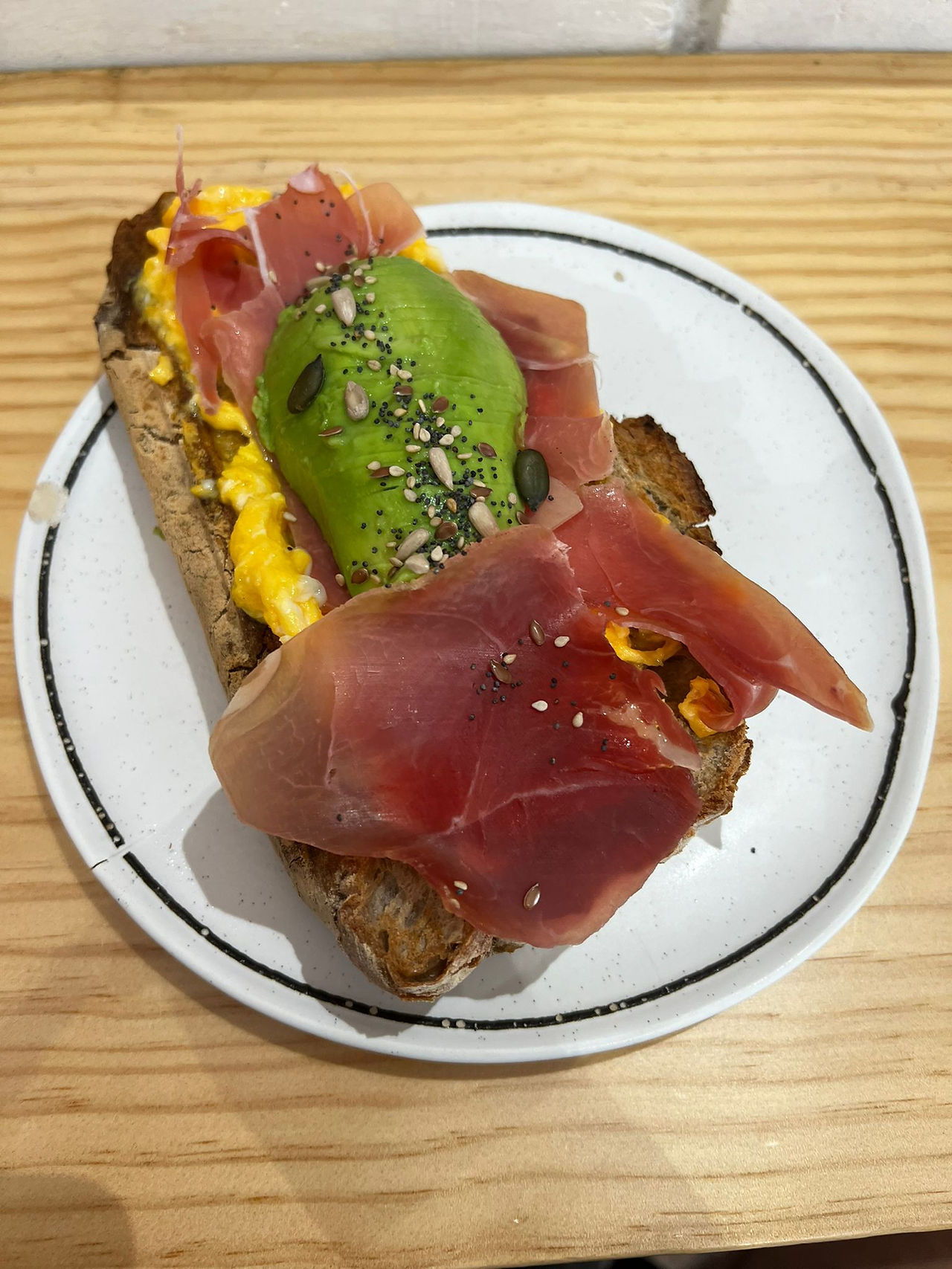Tostada de jamon y huevo 