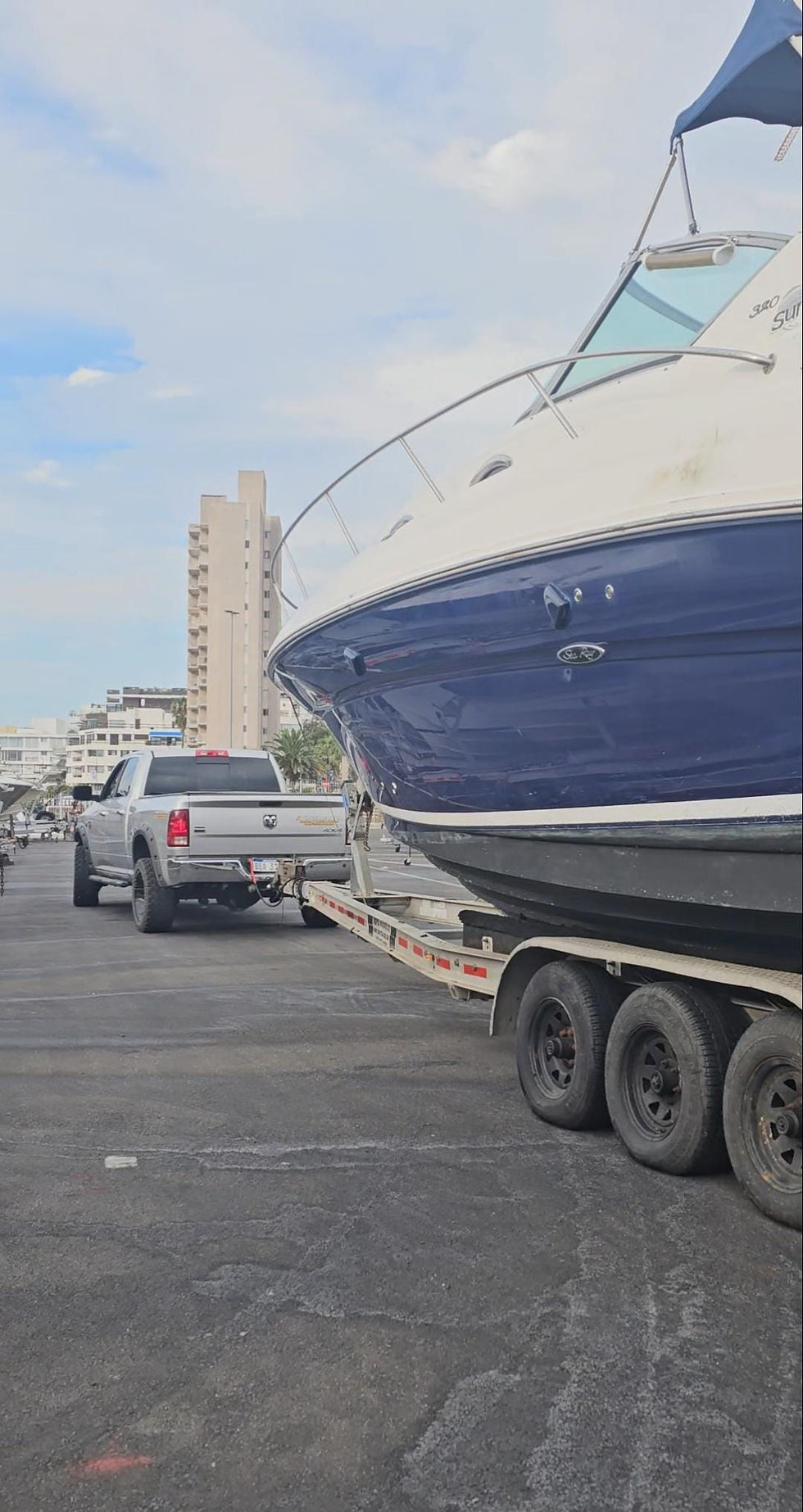 Sea ray 320 sundancer