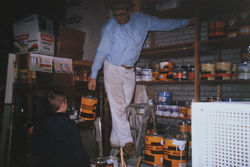 J.M. van Brussel in het pakhuis.JPG