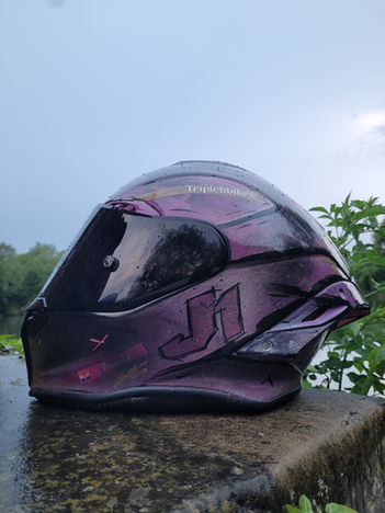 Handmade Motorradhelm-Unikat mit gesprühtem Motiv BBwelt Helmwerk