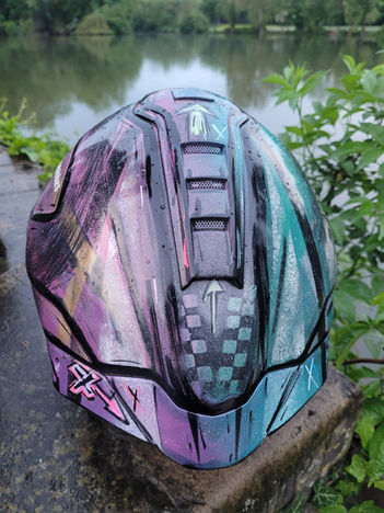 Handmade Motorradhelm mit kreativem Motiv BBwelt Helmwerk