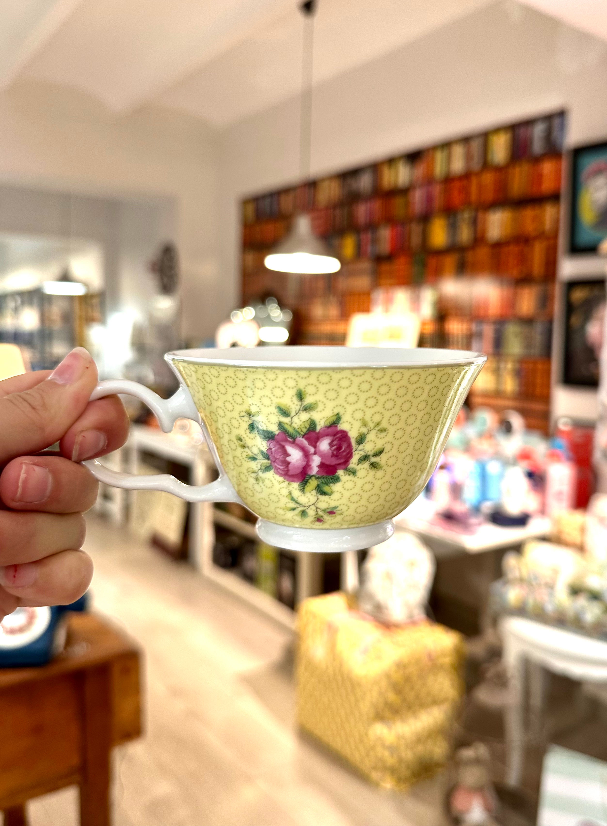 Taza té sin plato Aynsley amarilla