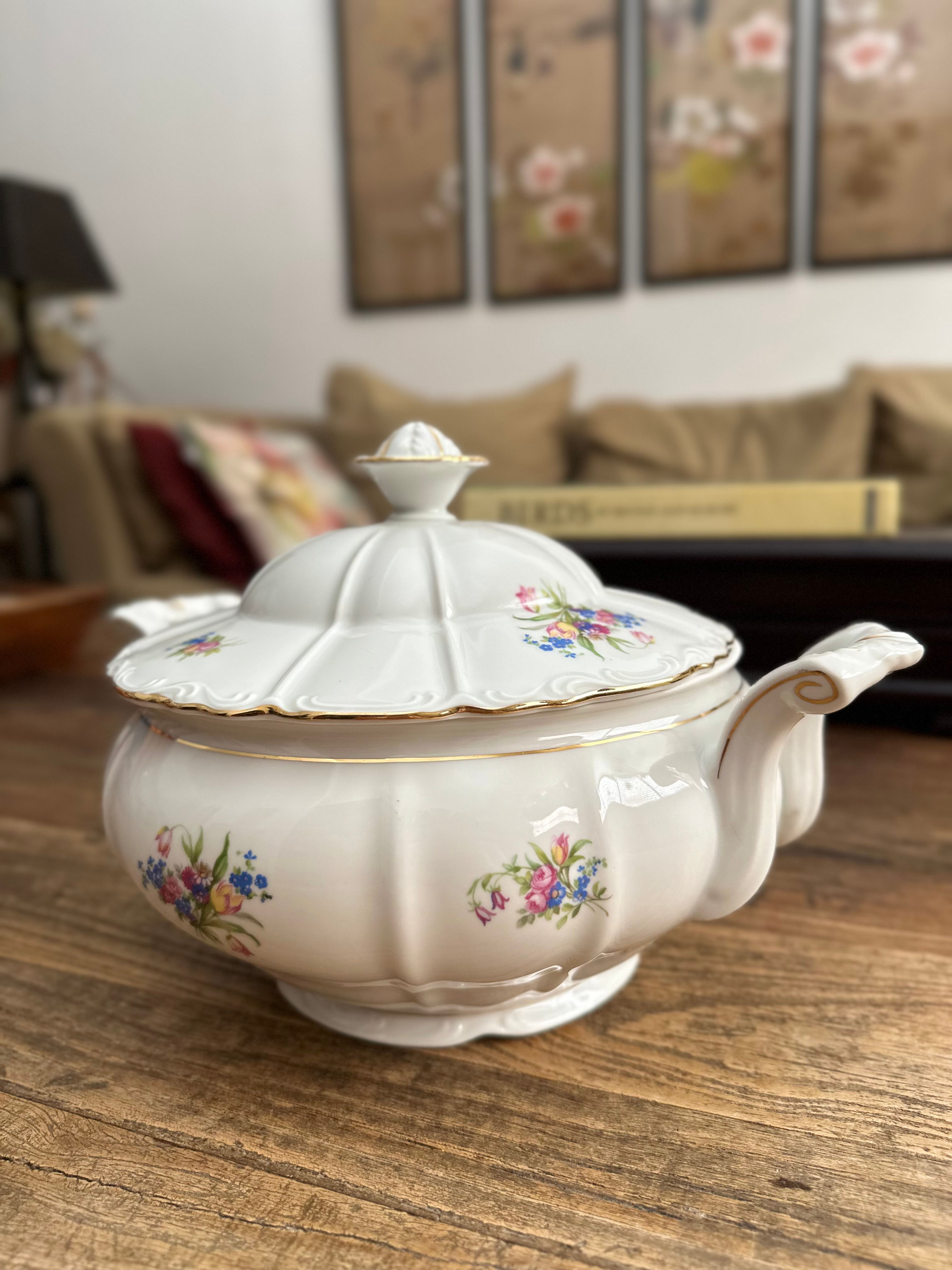 Sopera antigua porcelana