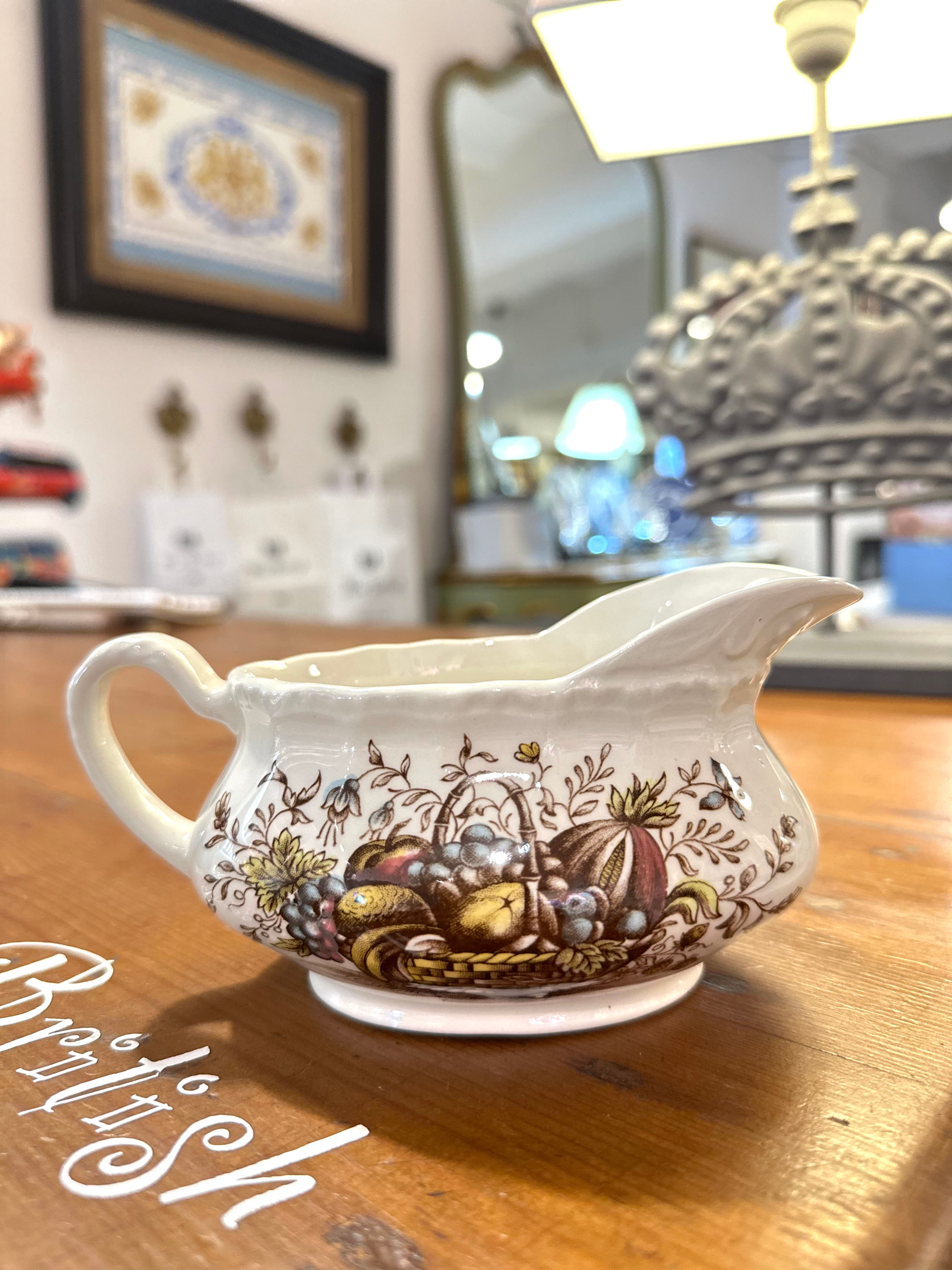 Salsera vintage porcelana Royal Tudor