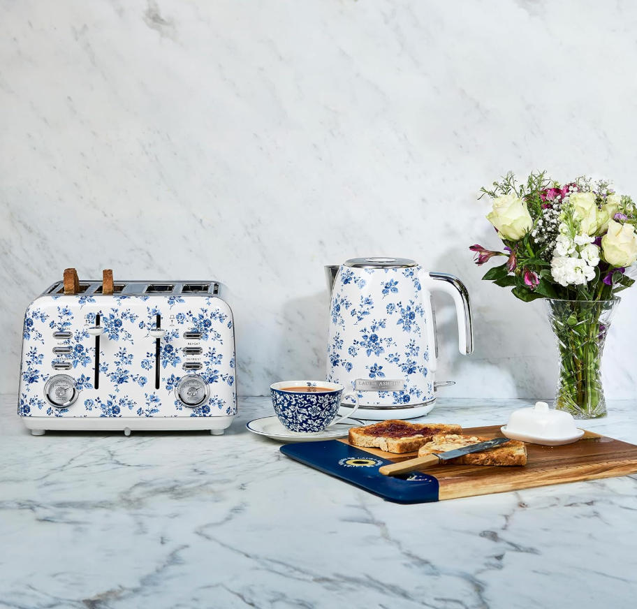 Hervidor eléctrico de acero inoxidable Laura Ashley China Rose de 1,7 litros