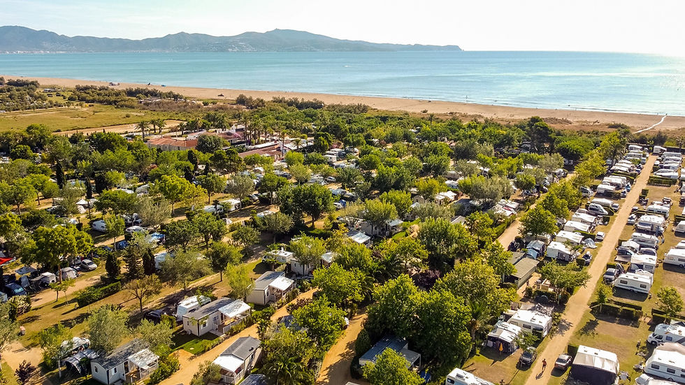 Camping Aquarius in Sant Pere Pescador Costa Brava near the beach, perfect for caravan holidays
