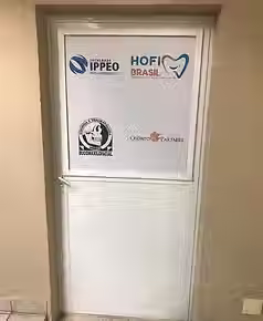 F_3_Porta_Clínica_2.avif