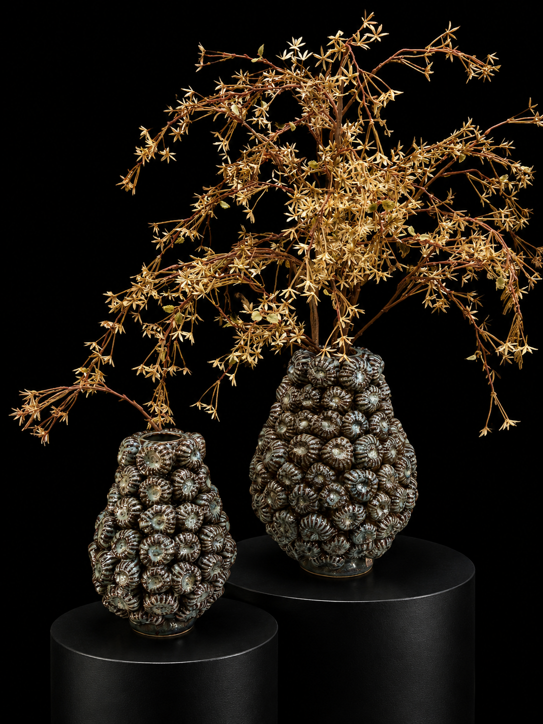 Lot de vase inspiration coquillages chez un fleuriste Lyon