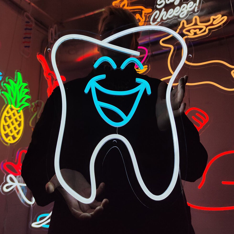 Küçük resim: Gülen Diş Neon Tabela