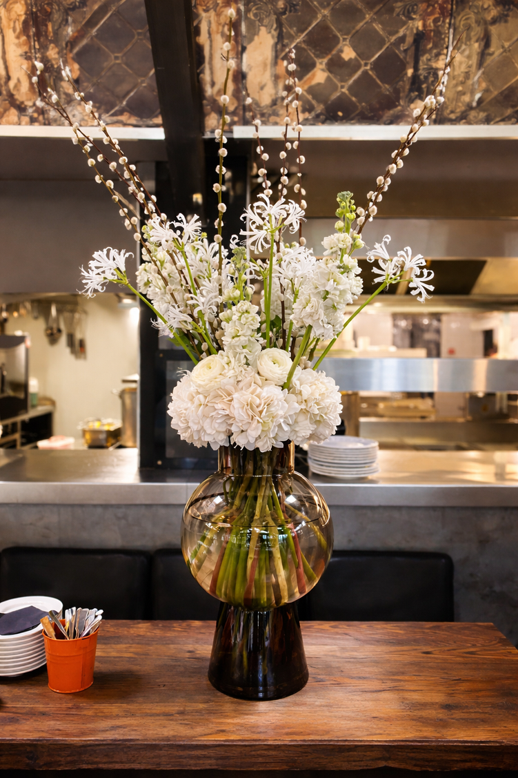 Fleuriste Lyon - Abonnement floral haut de gamme - Composition de buffet - Fleuriste lyon