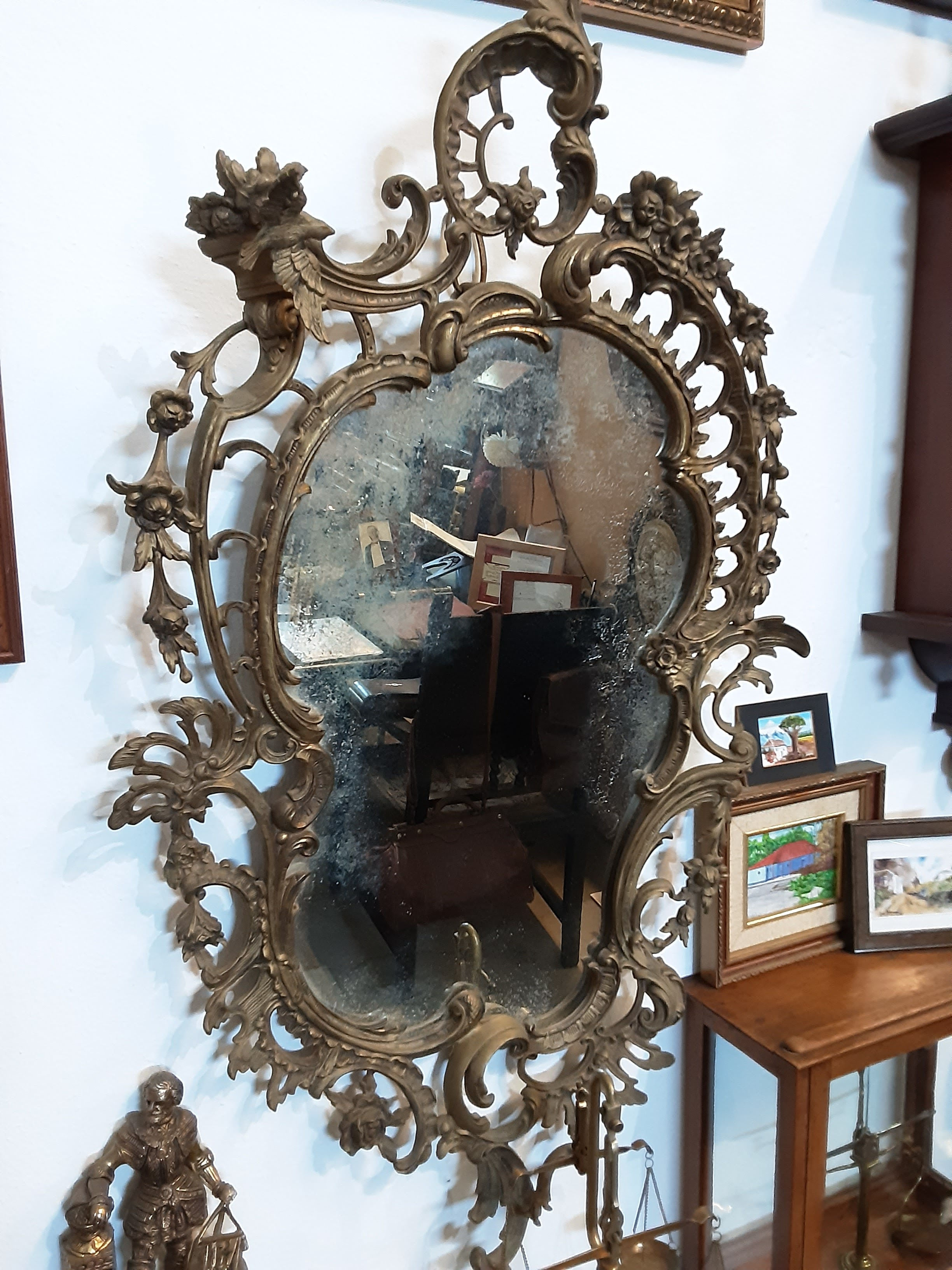 Espejo cornucopia de bronce