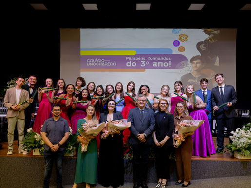 Colégio Unochapecó celebra formatura da 3ª turma do Ensino Médio