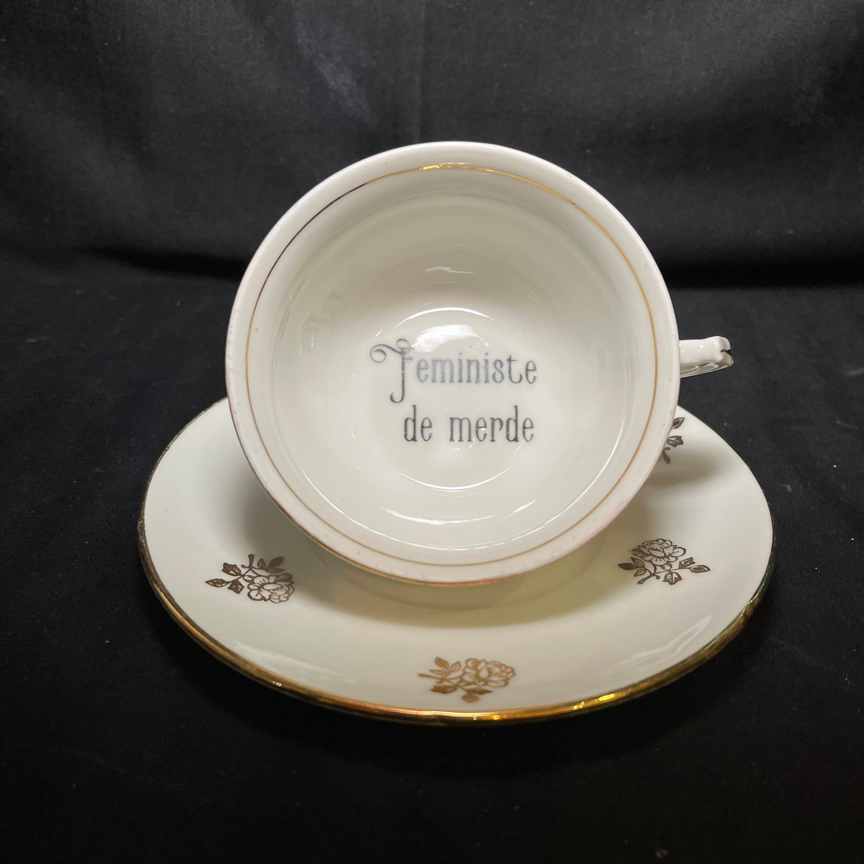 Feministe de merde, vulgar funny upcycled vintage unique French porcelaine
