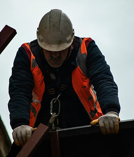 couvreur-surveillant-chantier-casque-gil