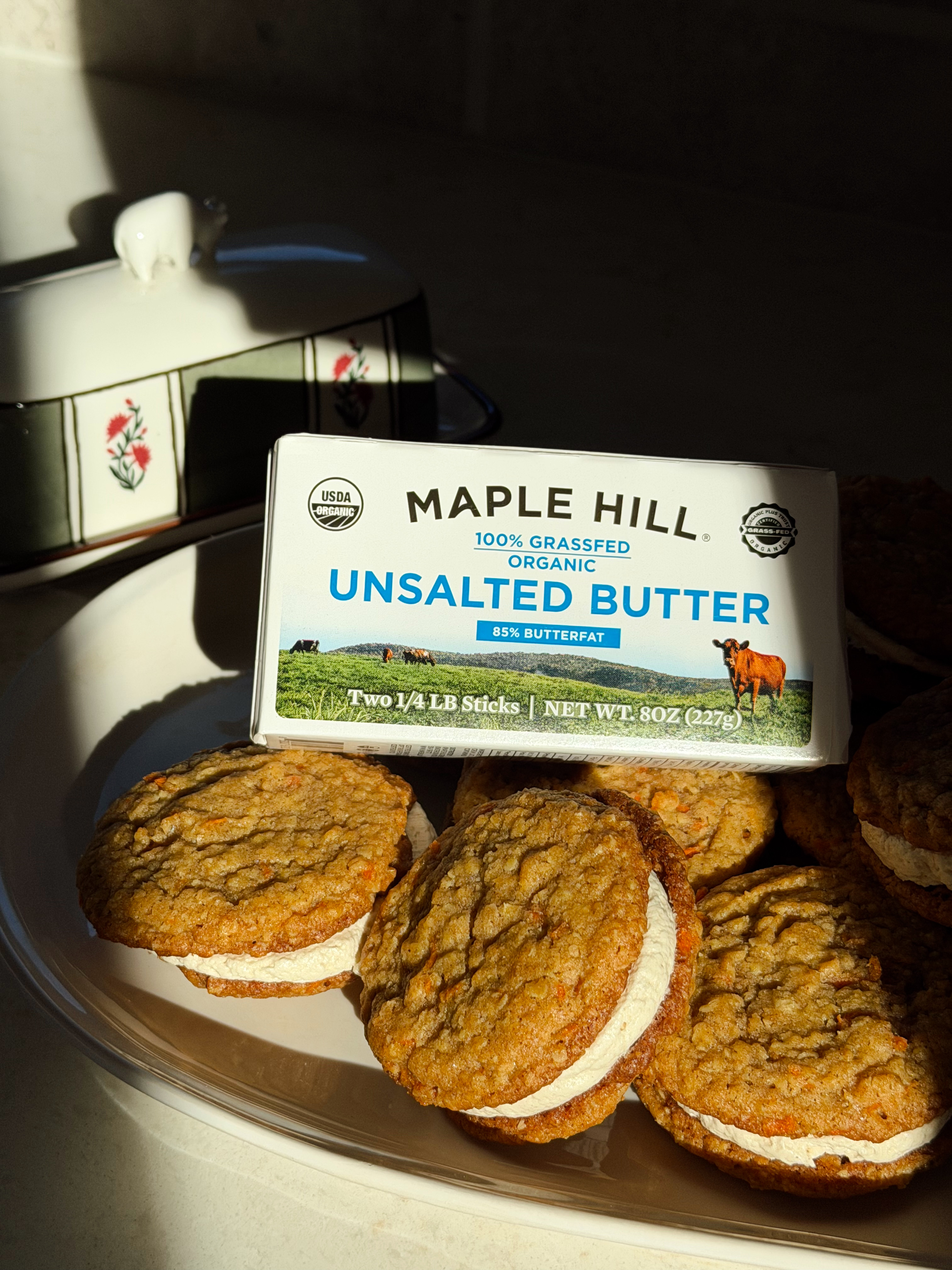 Carrot Cake Oatmeal Cream Pies