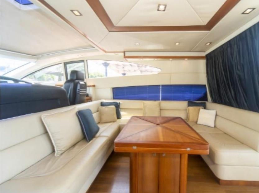 縮圖：Sunseeker Predator 72