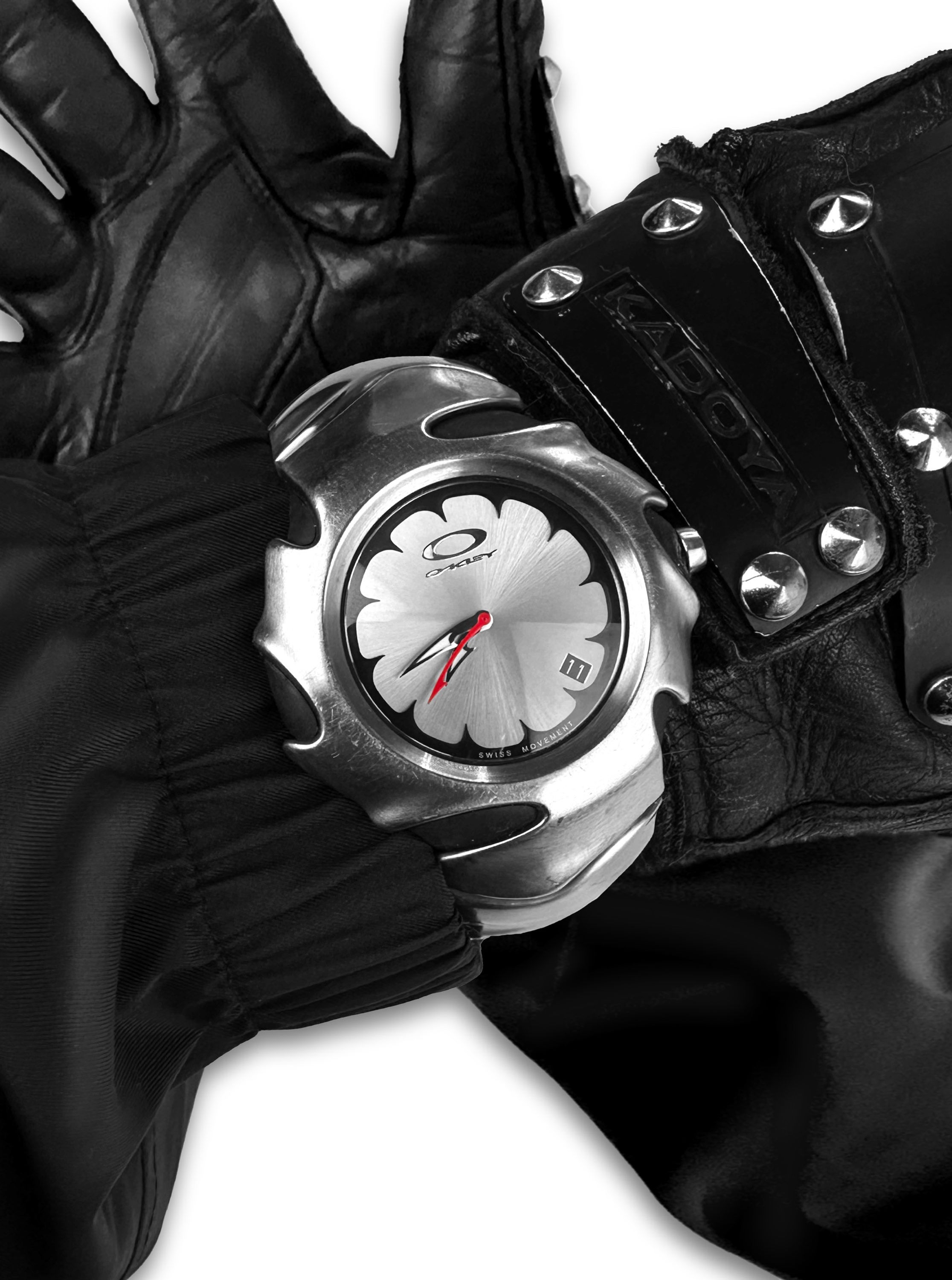  2006 Oakley ‘Blade’ 2.0 Silver Link Saw Frame Wrist Watch 