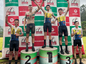 EQUIPE SUPERA A LAMA E FAZ BONITO EM CASA NO ITAPEMA CROSS COUNTRY XCO