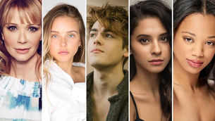 مسلسل Tiny Pretty Things الموسم الأول ، قم بتشغيله أو تخطيه؟