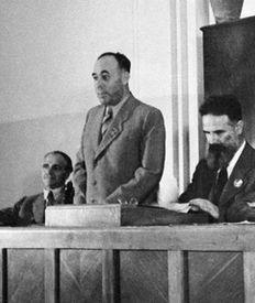 The Second Convention of Land of Israel Studies, Tel Aviv, 1945. From right to left: Shmuel Yeivin, Leon A. Mayer, Israel Rokach (greeting those assembled) and Moshe Schwabe