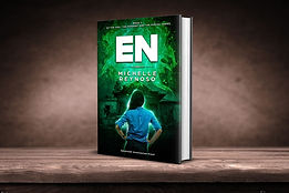 En (Book 1 of The Girl, the Pendant & the Portal) book cover