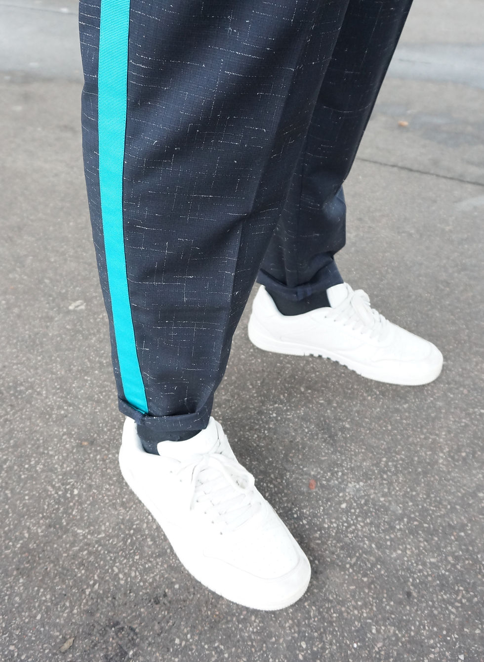 Miniature : PANTALON COUPE CAROTTE - STREET BLEU