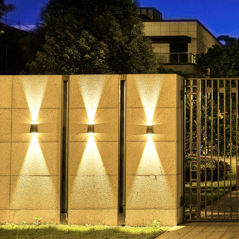 Luminária Solar de Parede Externa - Lâmpada Paisagística Moderna e Impermeável