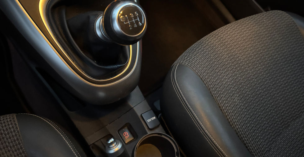 Toyota Verso 1.6 Diesel 2014 interieur met aluminium velgen en ruime gezinswagen uitstraling