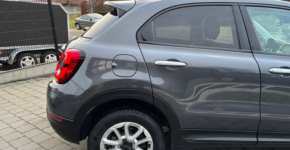 Fiat 500X City Cross 1.6 JTD Automaat 2020 zijaanzicht met LED-verlichting en aluminium velgen
