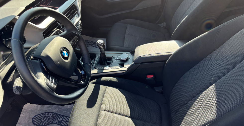 BMW 116d Hatch 115 pk 2021 interieur