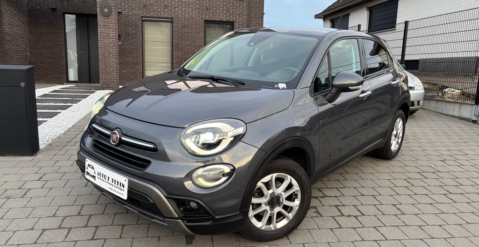 Fiat 500X City Cross 1.6 JTD Automaat 2020 vooraanzicht met LED-verlichting en aluminium velgen