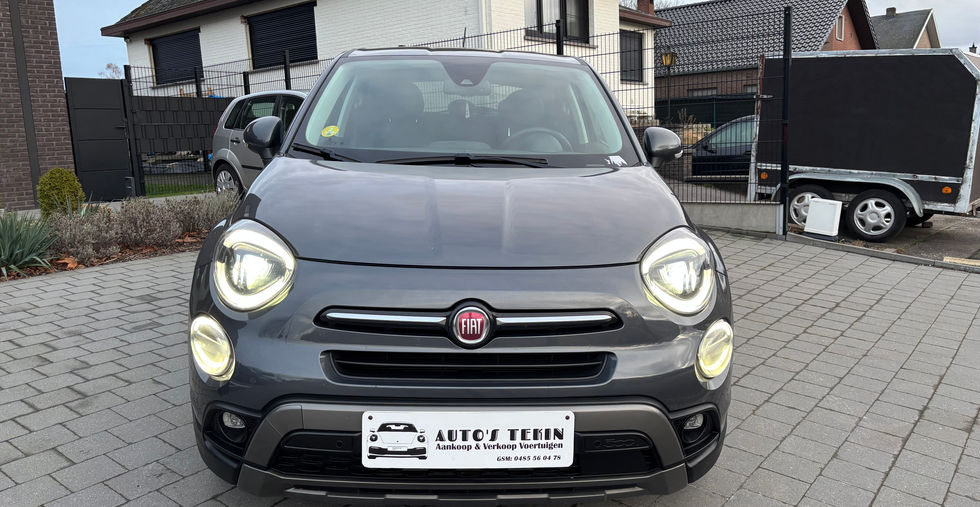 Fiat 500X City Cross 1.6 JTD Automaat 2020 vooraanzicht met LED-verlichting en aluminium velgen