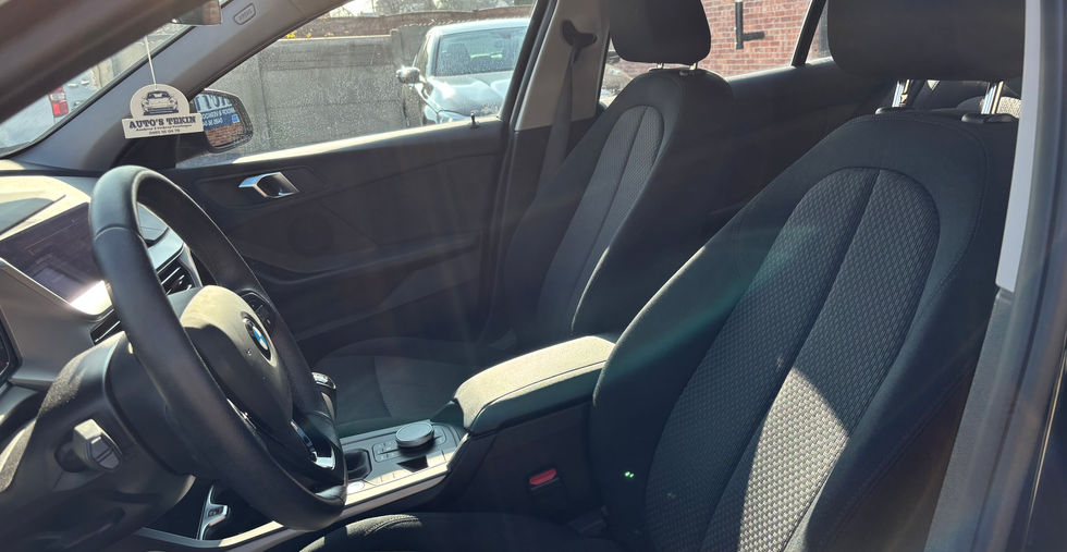 BMW 116d Hatch 115 pk 2021 interieur