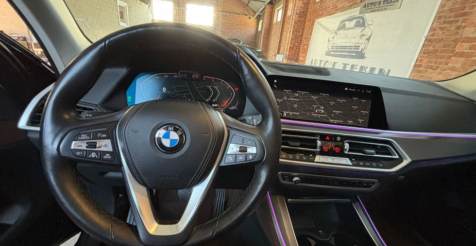 BMW X5 2.0 dA sDrive25 231pk Automaat Luxury Pack 2021 interieur met pano dak