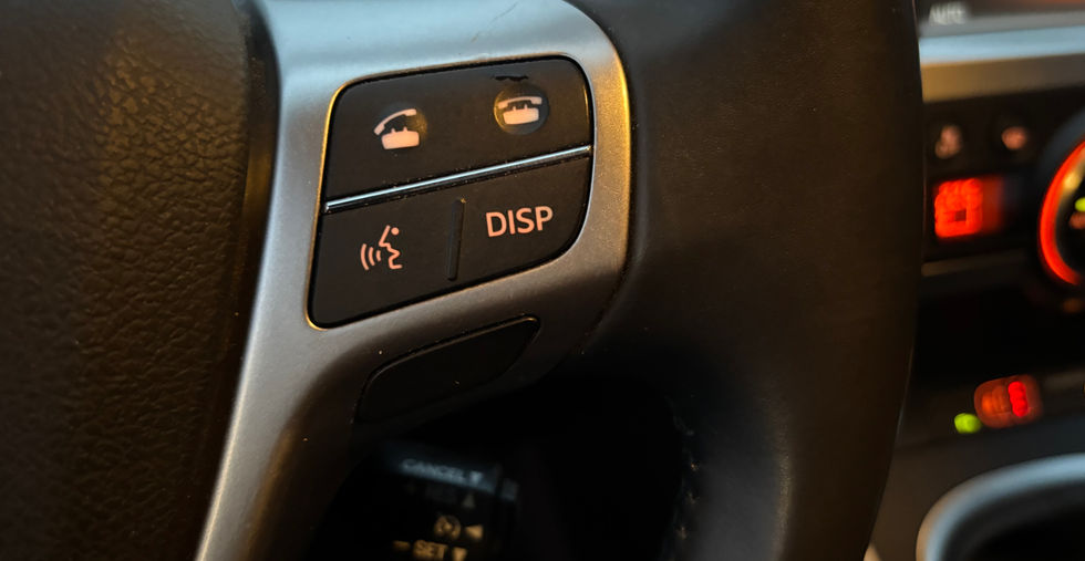 Toyota Verso 1.6 Diesel 2014 interieur met aluminium velgen en ruime gezinswagen uitstraling