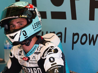 Kent suffers unfortunate start in FP1