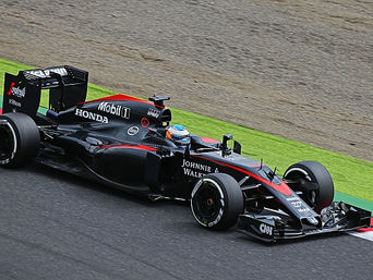 Dennis declares same drivers for 2016 as drivers vent frustration