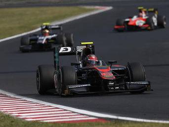 Matsushita dominates Hungary's Sprint Race from start to finish