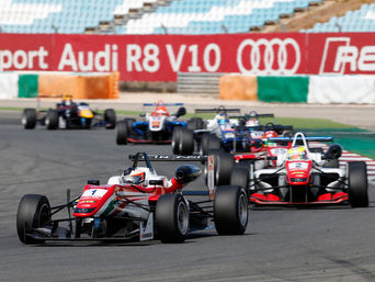 Rosenqvist remains on top in Race 3