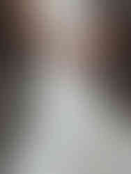 Pleated skirt of the Shell dress in movement by Repulo's